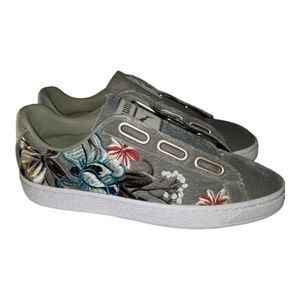 Pumas NEVER BEEN WORN!!